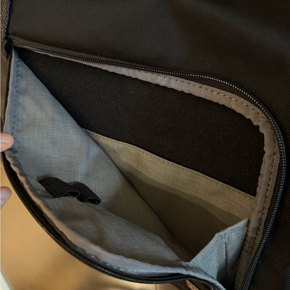 Briggs & Riley Black Messenger Bag - Picture 2 of 9